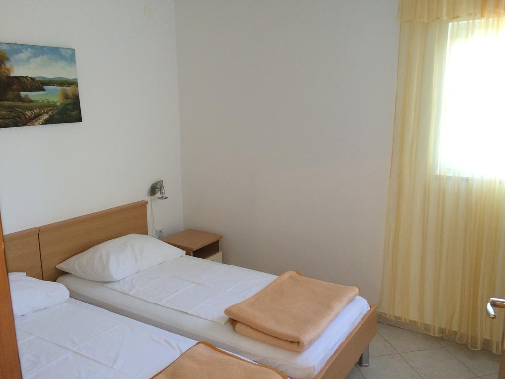 Apartment Kolundzic Нови Винодолски Стая снимка