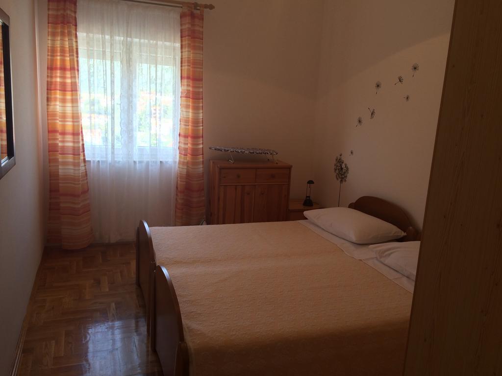 Apartment Kolundzic Нови Винодолски Стая снимка